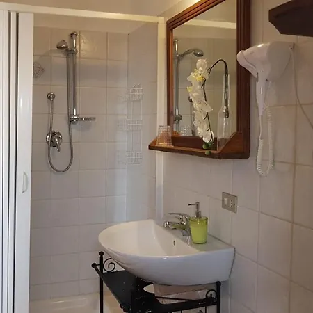 Perla Del Borgo * サンタ・カテリーナ・デッロ・イオーニオ