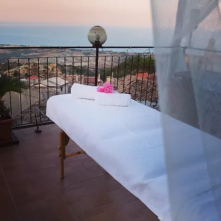Perla Del Borgo * سانتا كاترينا ديلو يونو