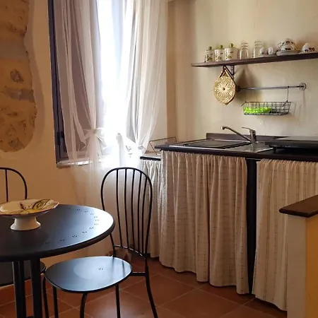 Perla Del Borgo Apartment *